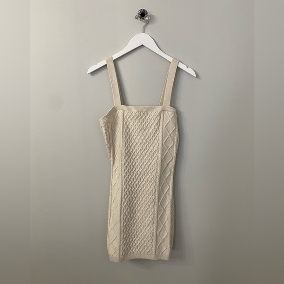 H&M Knitted Crème Dress - Picture 1 of 3